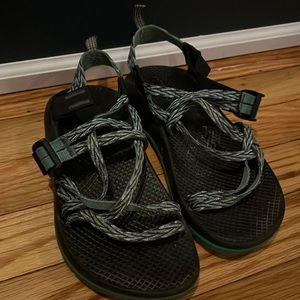 Chacos size 4 Kids (fits similar to a size 6/6.5 W)